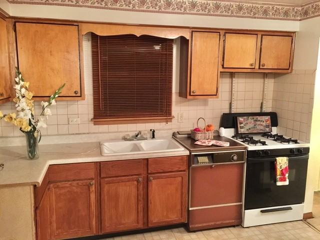 15725 Dante Dr - Photo 3 of 14