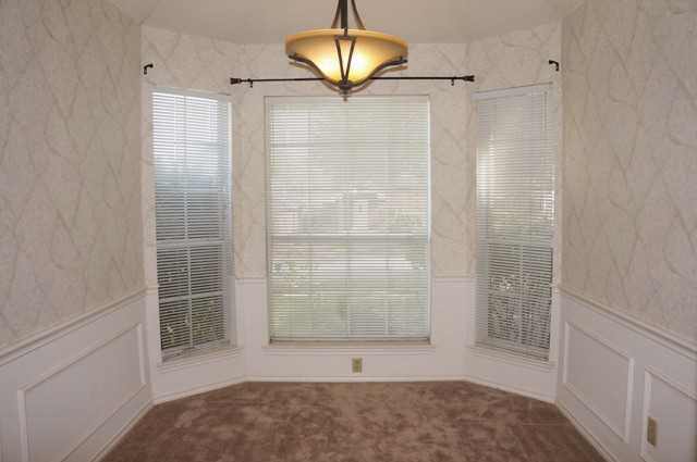 1807 Evergreen Ct - Photo 3 of 7