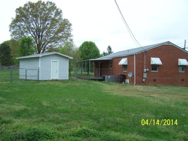 903 N Main St - Photo 2 of 11