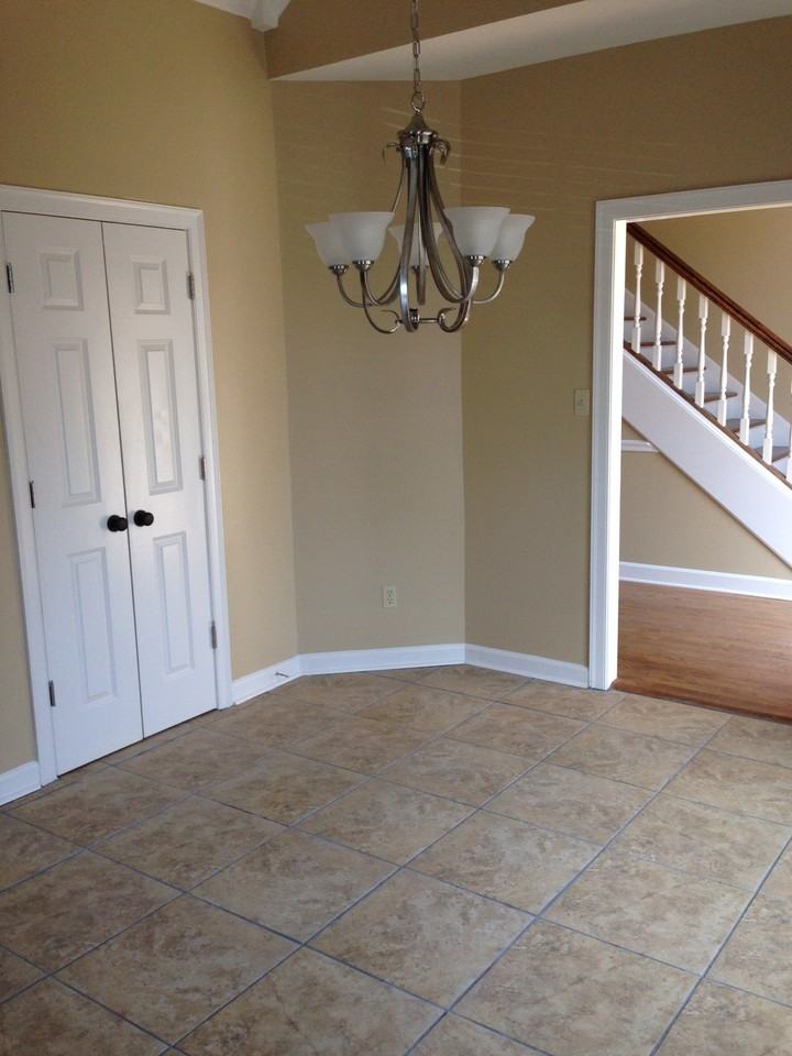 7428 Crystal Lake Dr - Photo 3 of 17