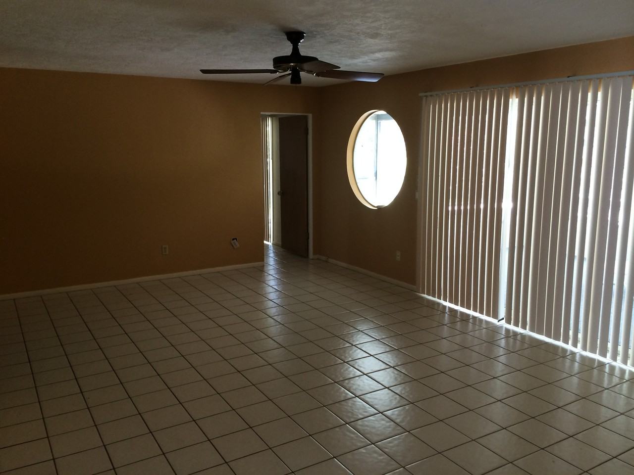 2422 Gulf Gate Dr - Photo 2 of 12