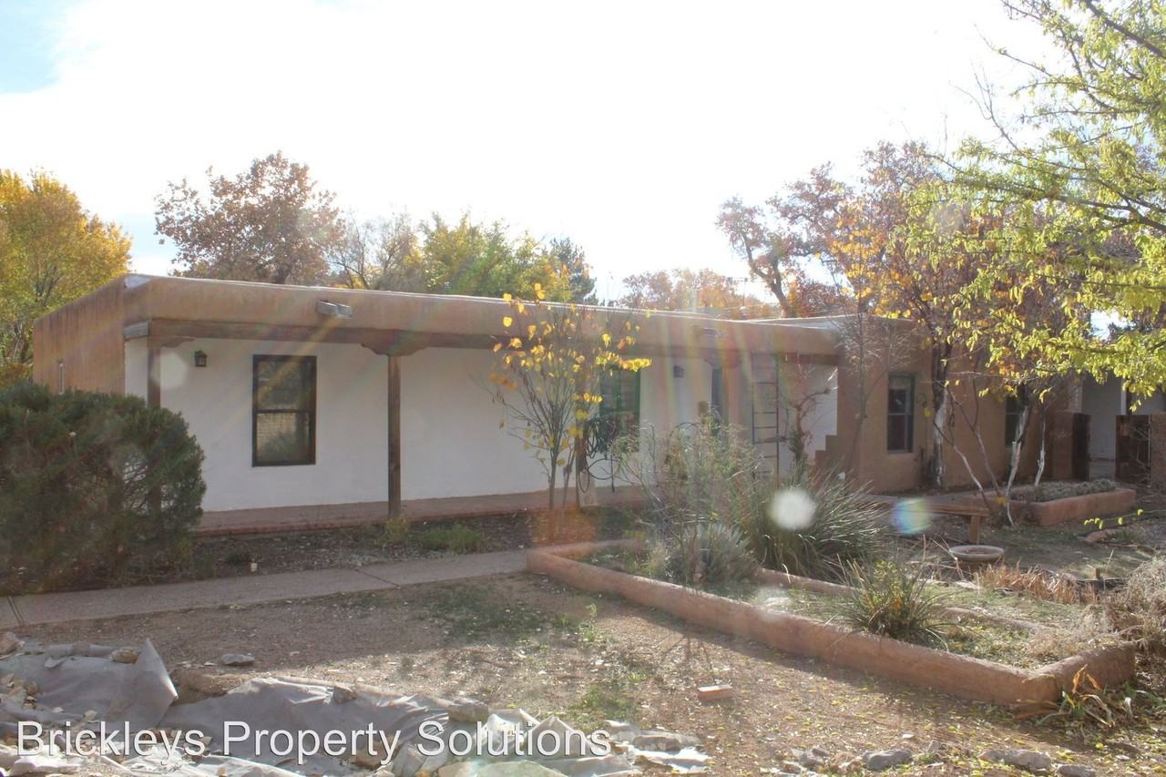 7715 Rio Grande Blvd NW - Photo 2 of 25