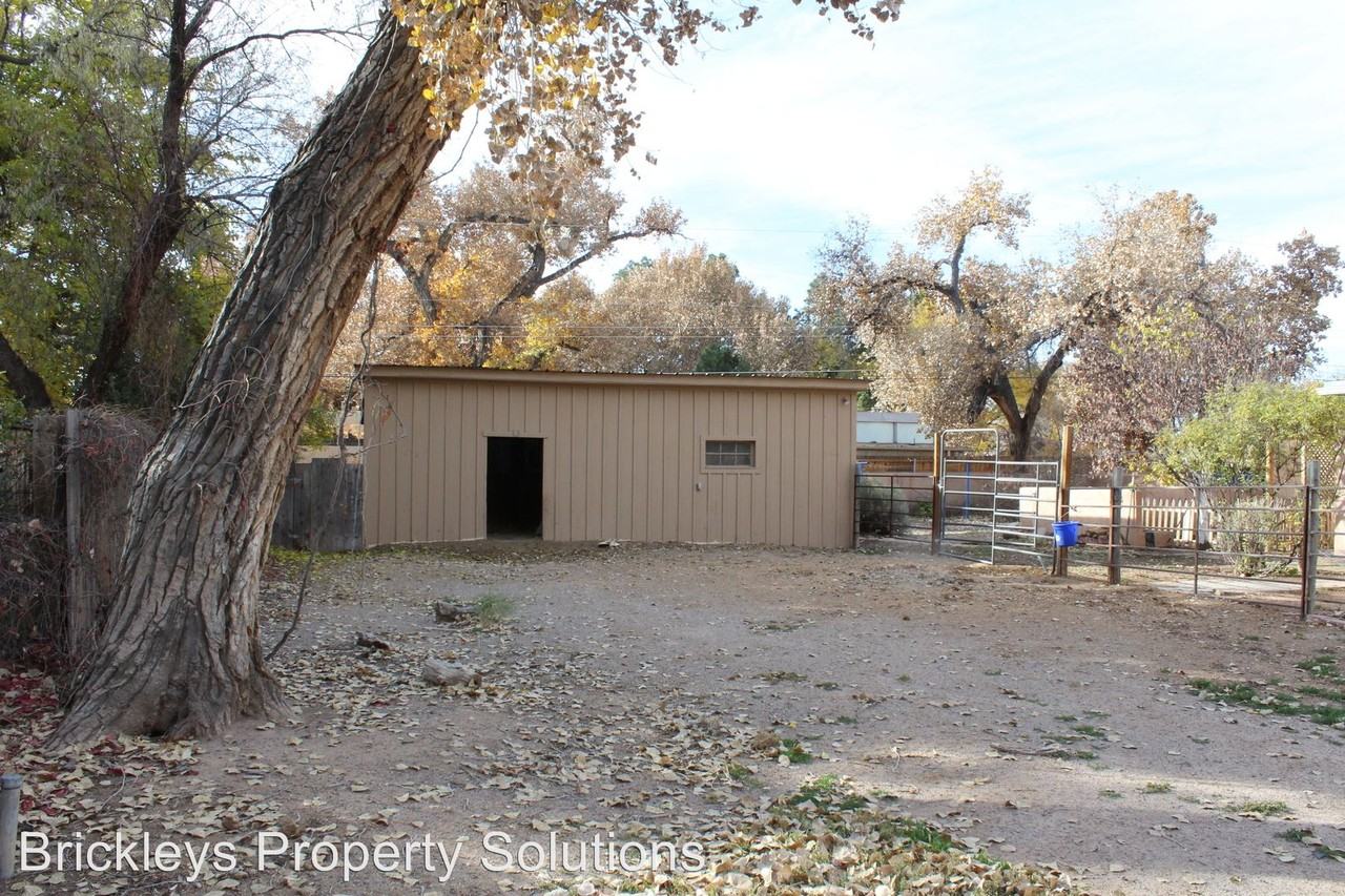 7715 Rio Grande Blvd NW - Photo 3 of 25