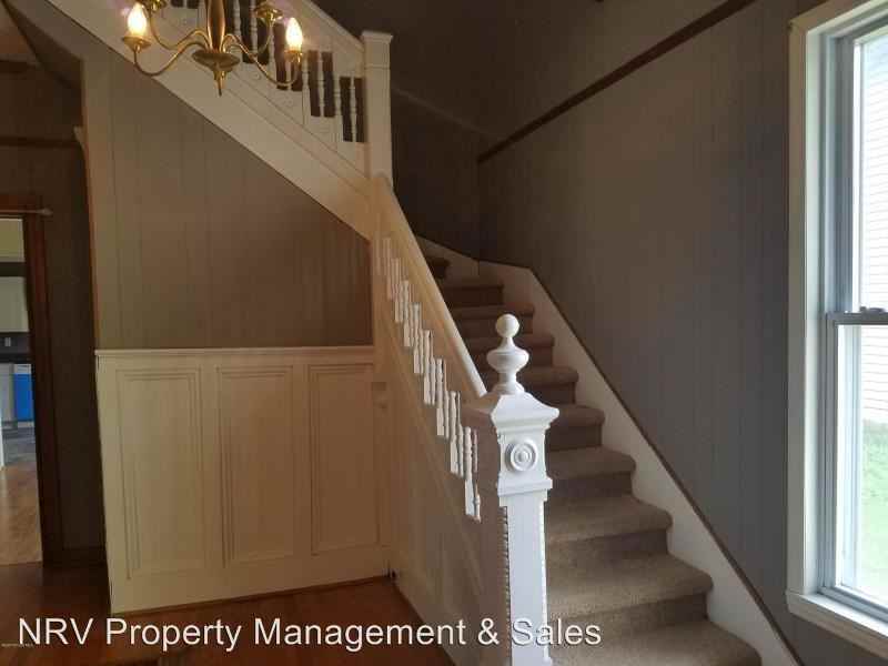 1104 4th St - Photo 2 of 8