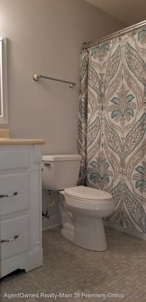 1233 Westward Dr - Photo 3 of 7