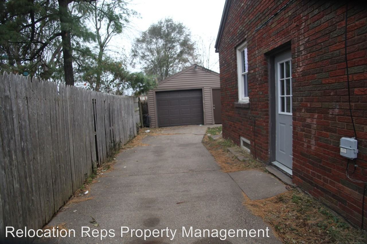 2506 11th St - Photo 3 of 17