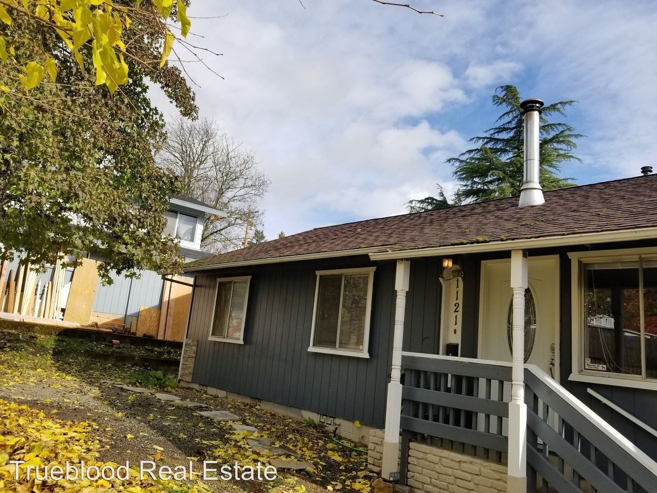 1121 Hawthorne Ave - Photo 2 of 19