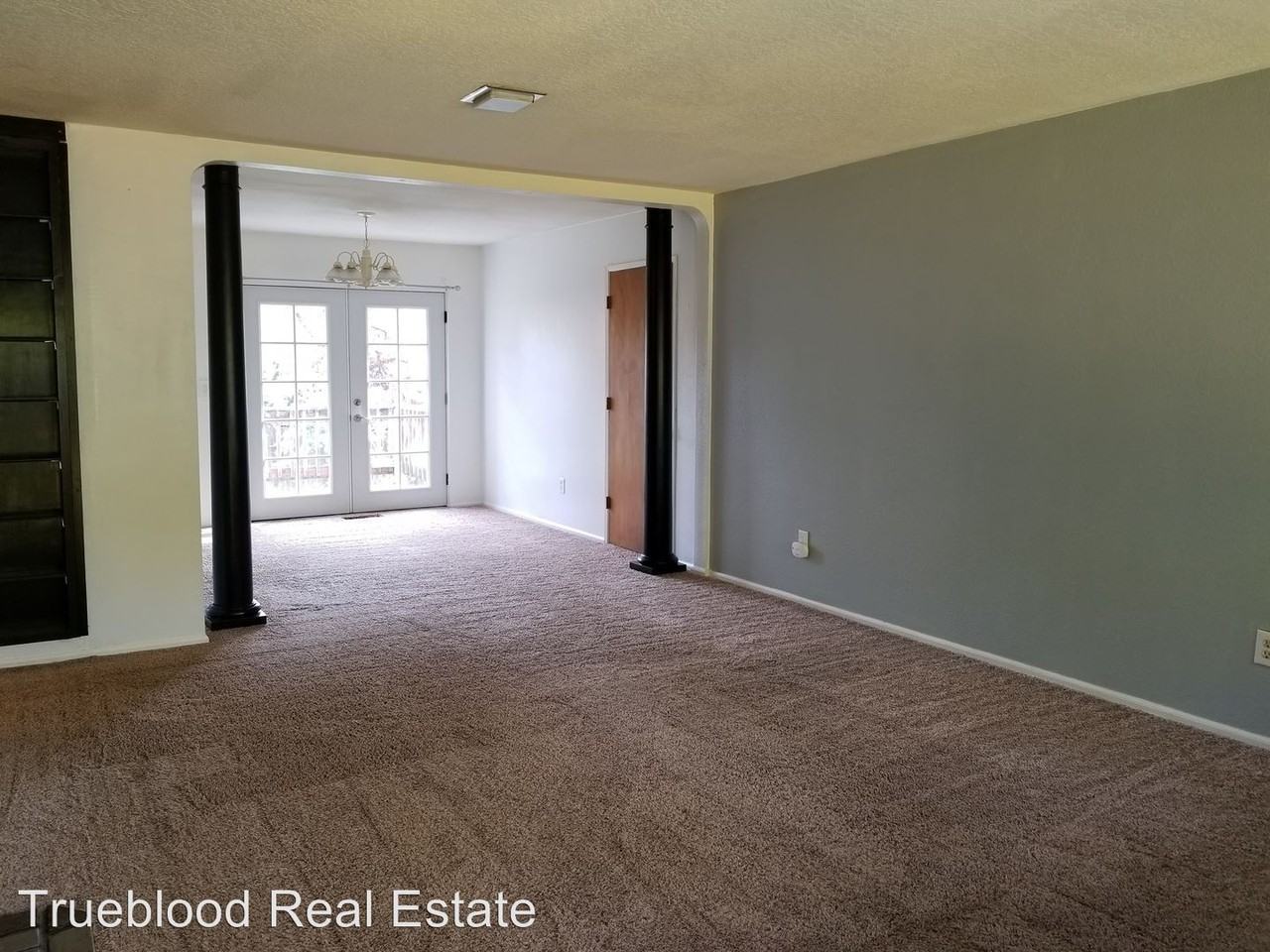 1121 Hawthorne Ave - Photo 3 of 19