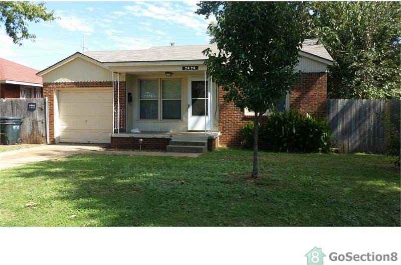 2424 McCracken Dr - Photo 2 of 10