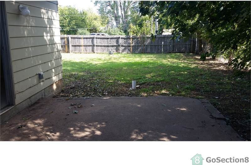 2424 McCracken Dr - Photo 3 of 10