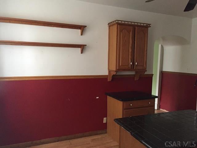 921 Bucknell Ave - Photo 3 of 5