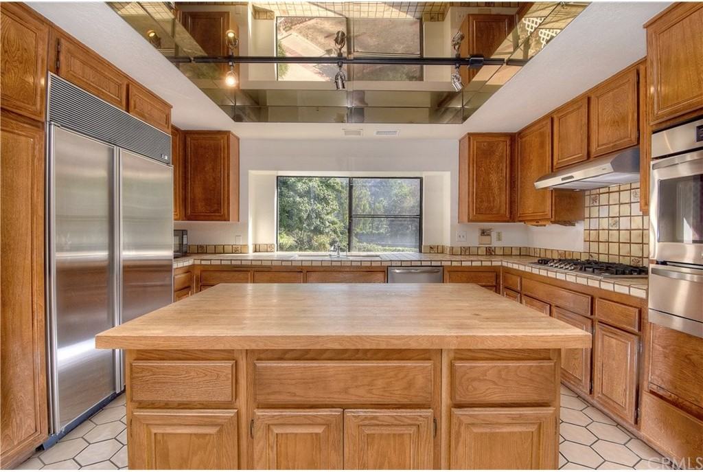 250 Mira Verde Dr - Photo 3 of 22