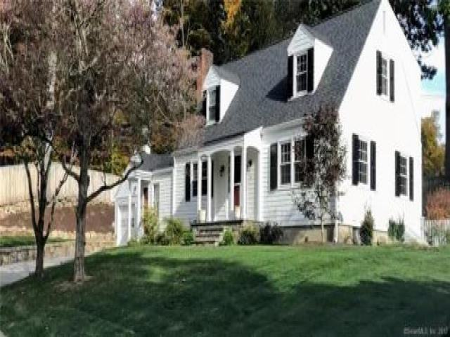 10 Robinson St - Photo 2 of 4