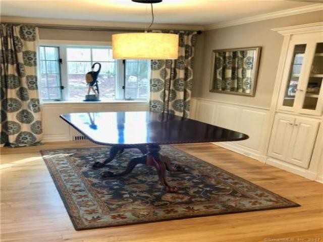 10 Robinson St - Photo 3 of 4