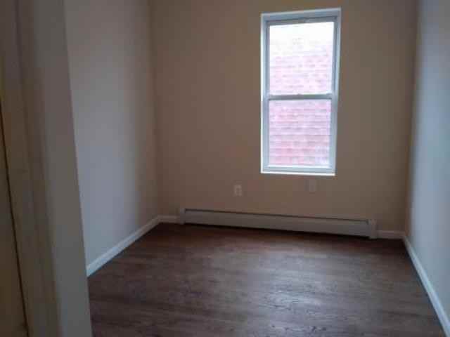 82 Van Buren St - Photo 2 of 6