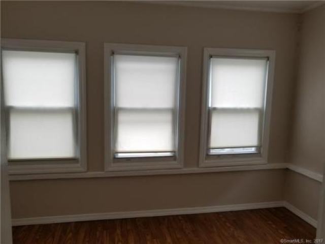 374 Ezra St - Photo 3 of 6