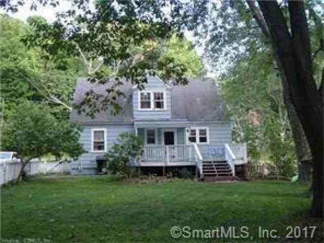 165 Oak St - Photo 3 of 6