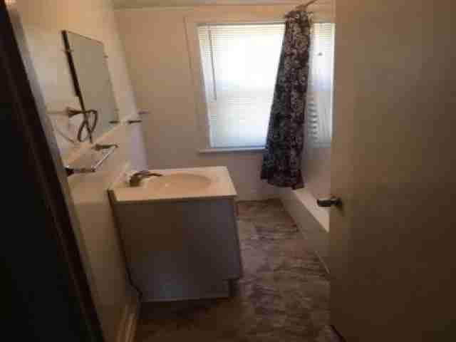 31 Hickman Rd - Photo 2 of 5