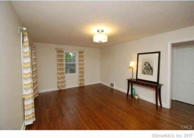 431 Wilson St - Photo 2 of 6