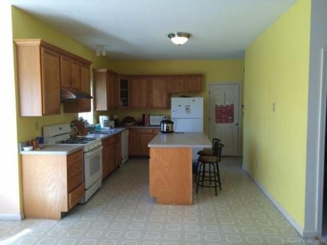 24 Reservoir Dr - Photo 3 of 6