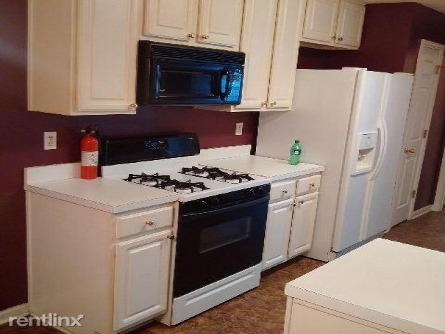 750 Legacy Pl SW - Photo 2 of 6