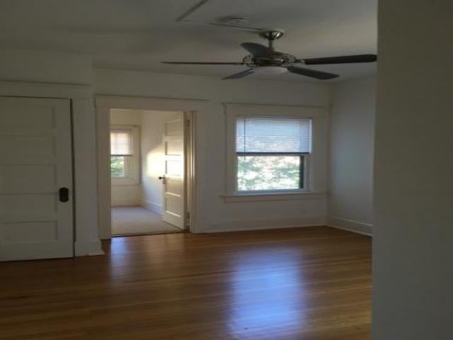 2169 Sherwood Ave - Photo 2 of 4