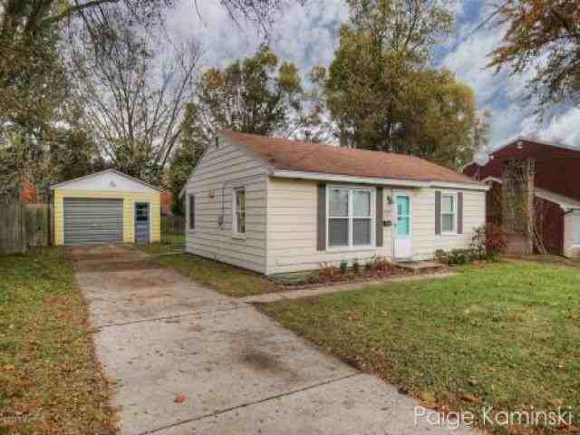 1729 Mason St NE - Photo 2 of 6