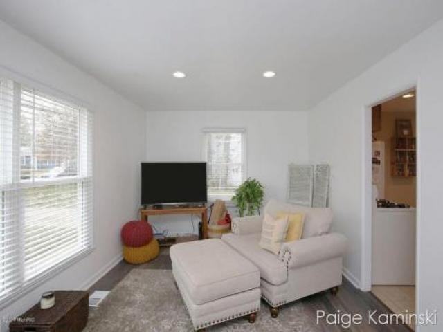 1729 Mason St NE - Photo 3 of 6