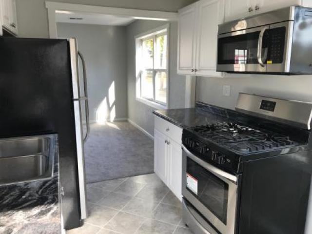 3107 W 69th St - Photo 3 of 6