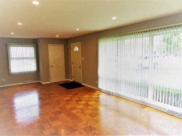 34614 Catherine St - Photo 2 of 6