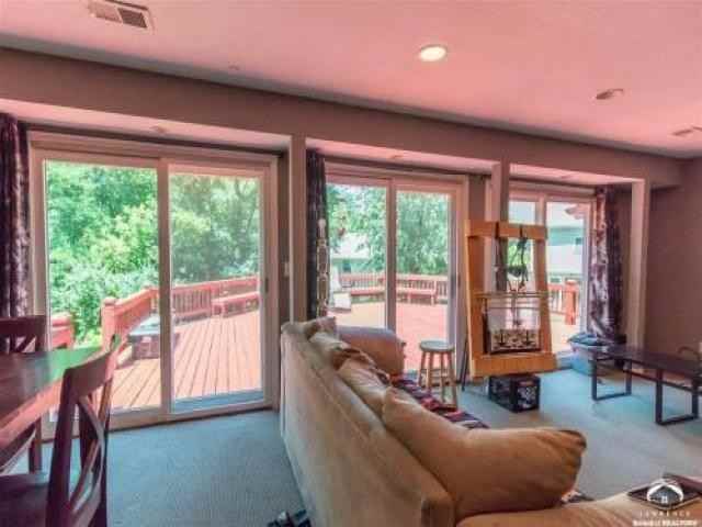 2610 University Dr - Photo 3 of 6