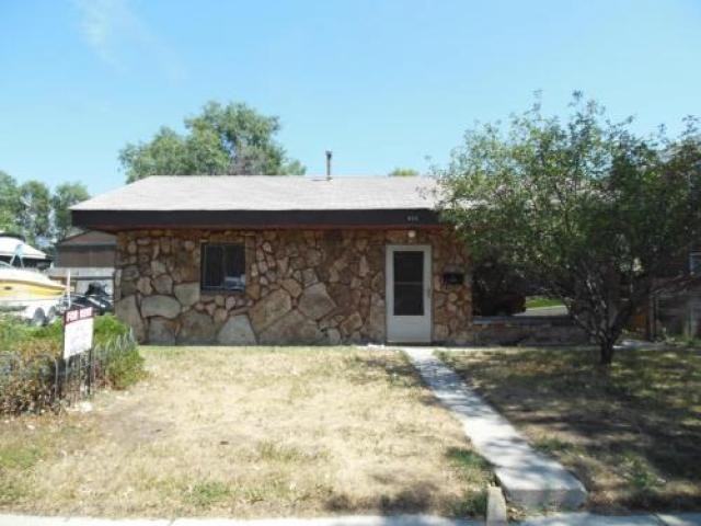 625 Russell St - Photo 2 of 6