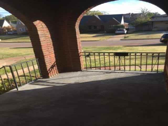 423 W Hill St - Photo 2 of 6