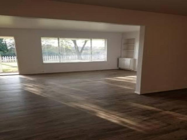 679 Hillside Ct - Photo 2 of 6