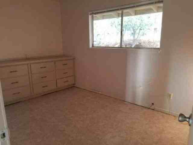 679 Hillside Ct - Photo 3 of 6