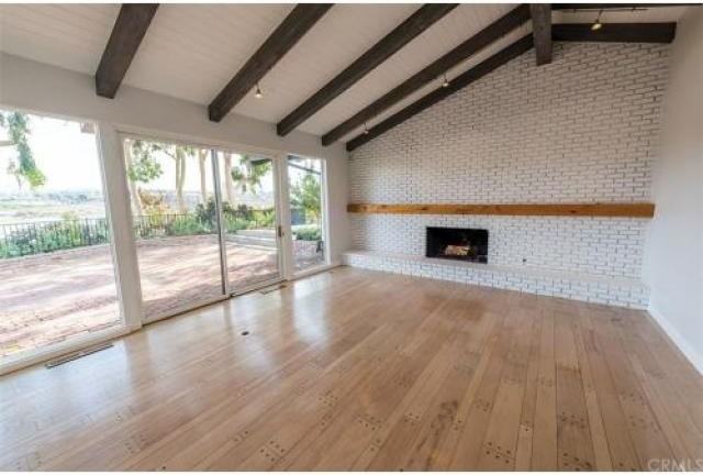 1007 Mariners Dr - Photo 3 of 6