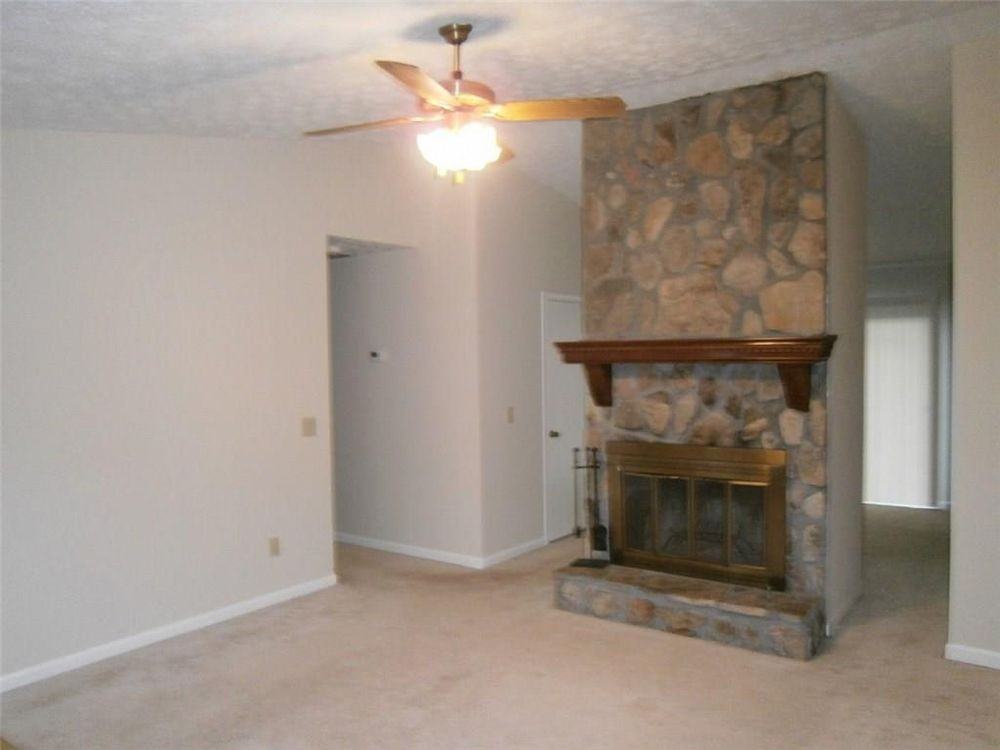 2760 Blarney Way NW - Photo 2 of 12