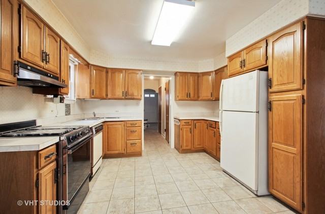 6443 N Leoti Ave - Photo 3 of 12