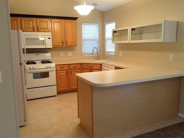 112 Shawnee Ln - Photo 3 of 12