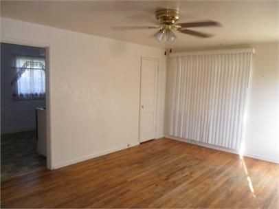 412 Glen View Ct - Photo 3 of 12