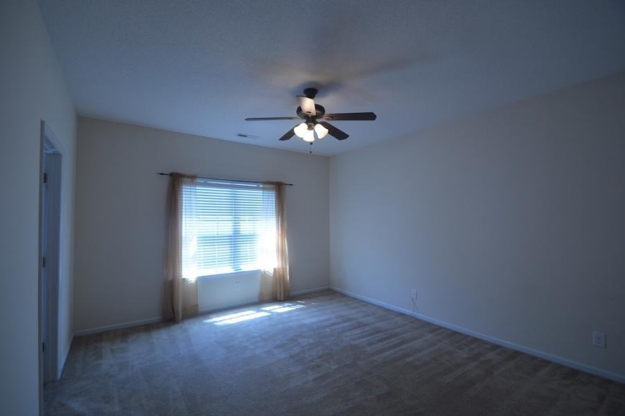 128 Hardin Drive - Photo 3 of 9