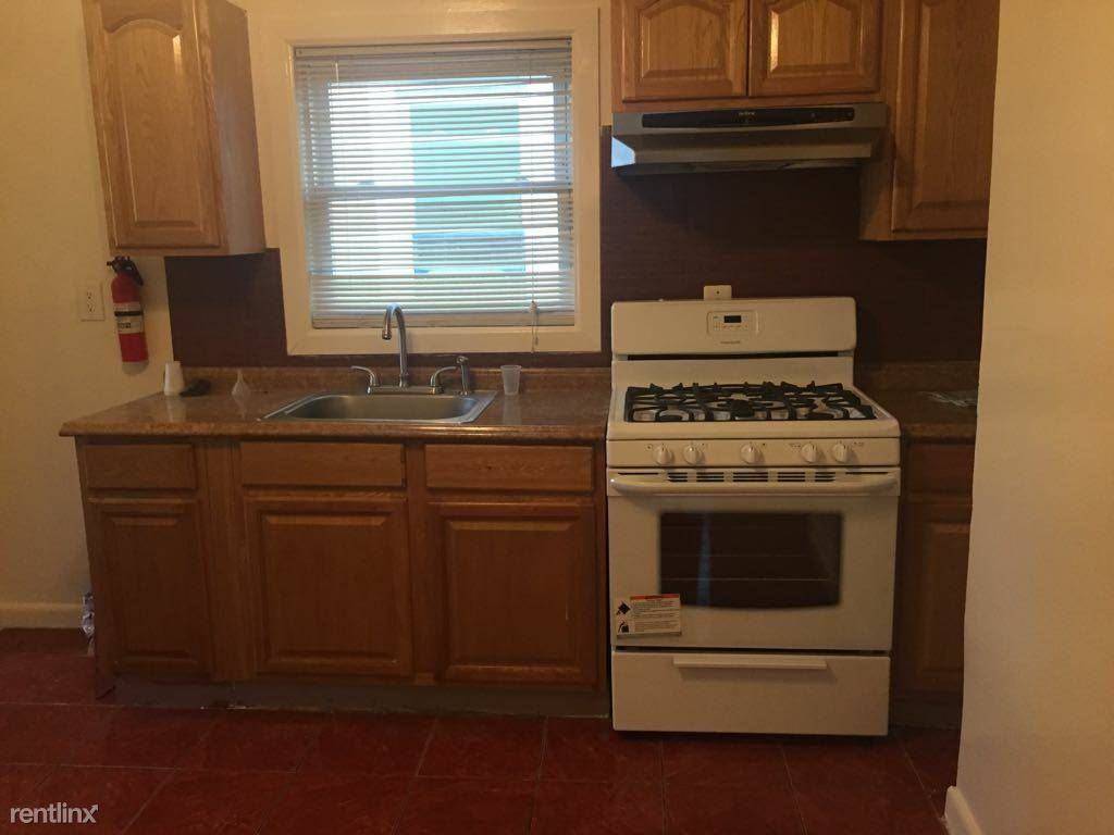 482 S 16th St - Photo 2 of 4