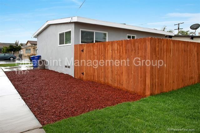946 12th St - Photo 2 of 14