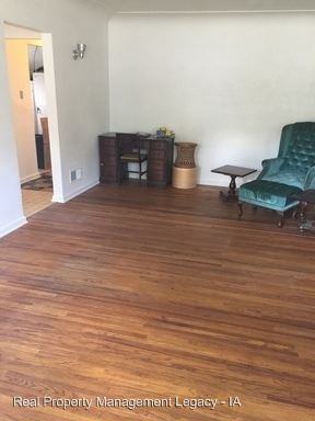 1402 Cedar St - Photo 3 of 13