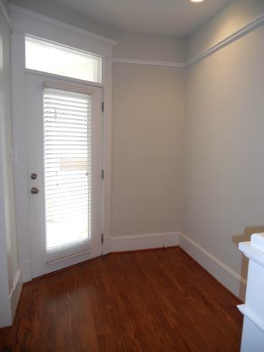 2084 N Oakland St - Photo 2 of 30