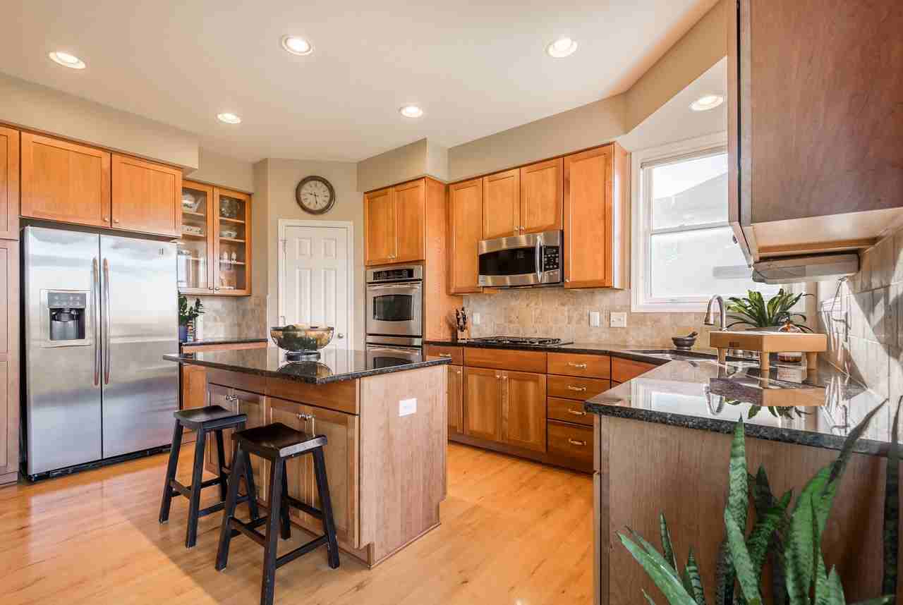 18285 Kingsway Path - Photo 2 of 24