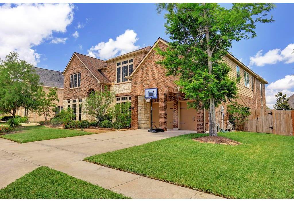 8715 Stowe Creek Ln - Photo 2 of 32