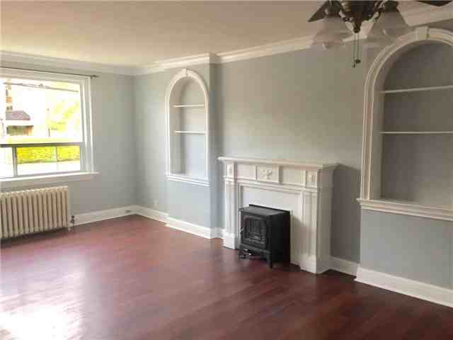 2697 Lake Shore Blvd W - Photo 2 of 3