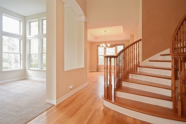 2300 Congressional Ln - Photo 3 of 24