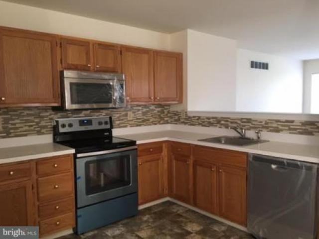 333 Charring Cross Dr - Photo 3 of 6